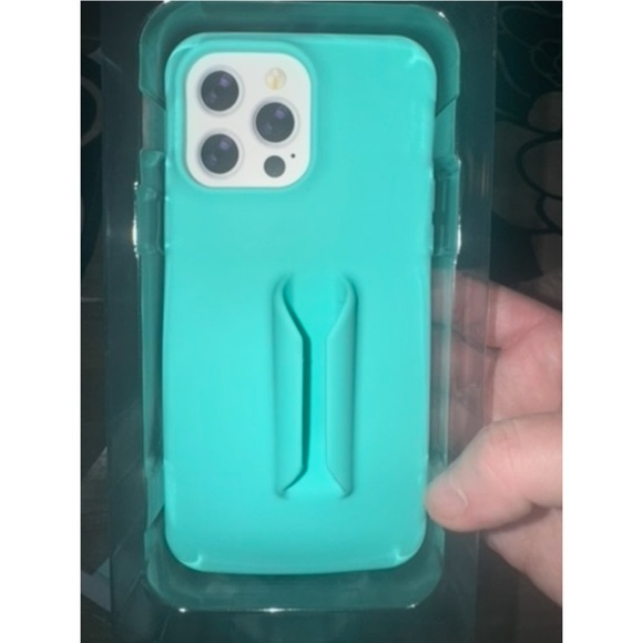 BEBE IPhone 13,14 pro plus silicone lipgloss holder phone case Tiffany blue nwt - Picture 2 of 7